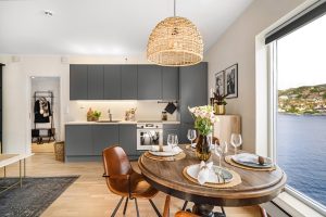 Japandi eetkamerstoel: harmonie tussen eenvoud en comfort